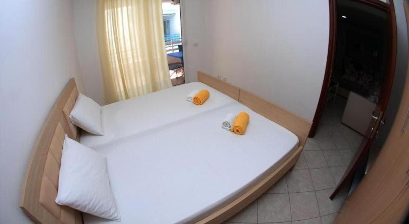 Sea View Apartments Saranda Ngoại thất bức ảnh